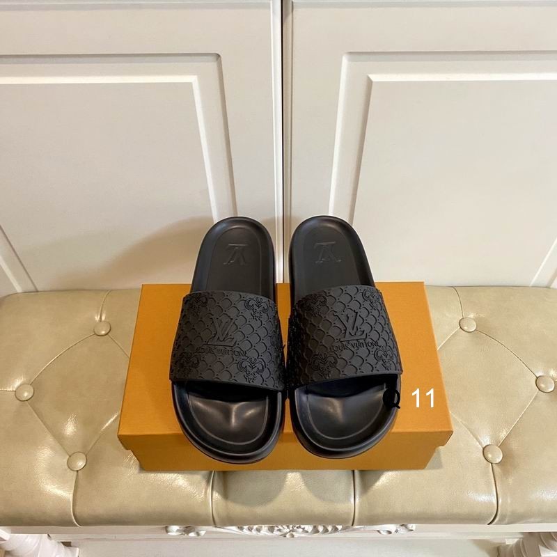 LV Men's Slippers 132